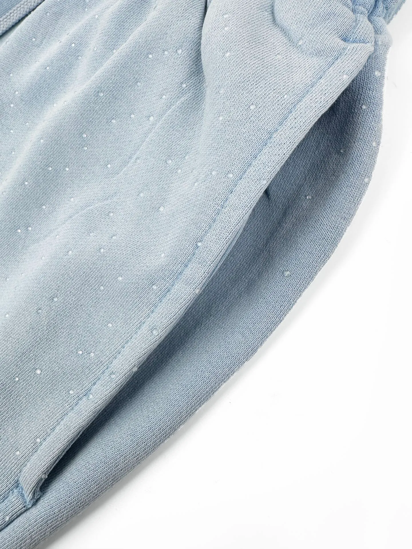 Alexander Wang ， ， 。 Light Blue ， ， ， 。 ， ， ， ， 。 ， ， ， 。Light Blue ， 。 1. ， Alexander Wang ， 、 。 2 ， ， 。 3. ， ， Retro 。 ： 1:1 AW 1:1 AW ： Size： S M L ： DD 179
